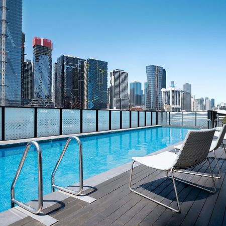 Готель Peppers Docklands Мельбурн Екстер'єр фото The rooftop pool at the Emporium Hotel Southbank